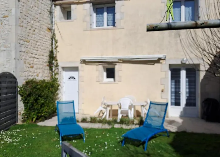 Maison De Village Au Calme بيت للعطل *