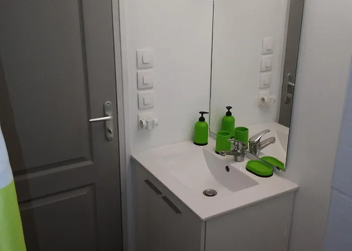 Maison De Village Au Calme ساوجون