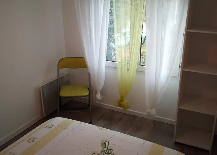 Maison De Village Au Calme ساوجون